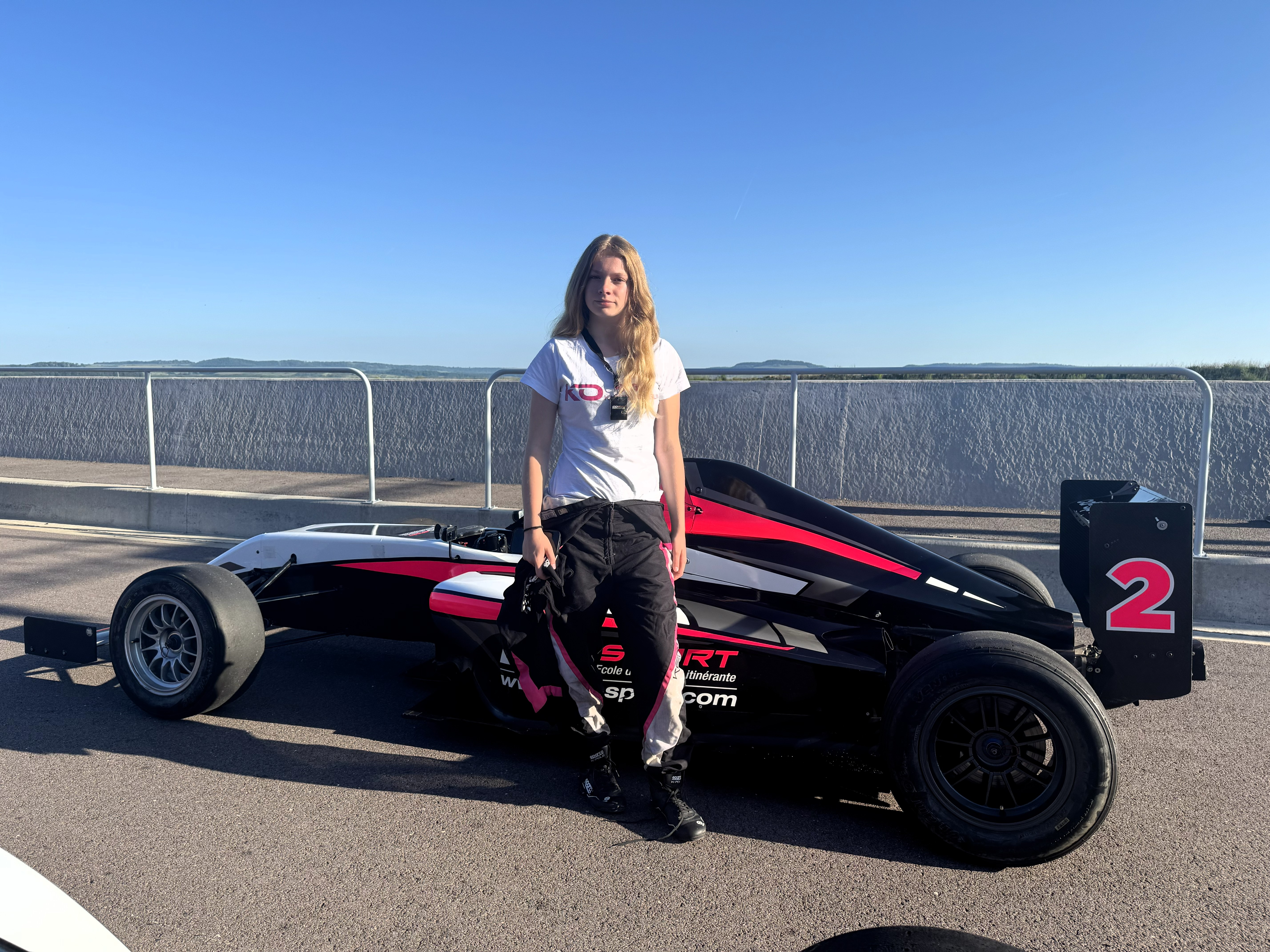 Nora en F4